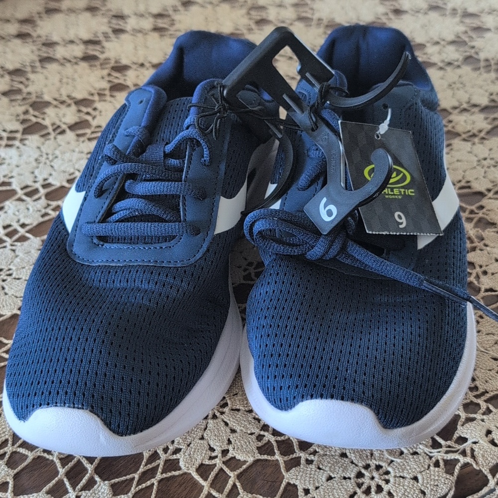 NWT Athletic Works Men's Memory Foam Sports Shoes Size 9 Blue & White - Picture 3 of 8